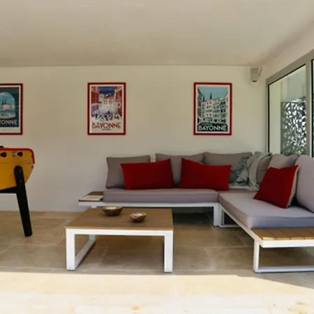 De Charme Avec Piscine Au Coeur Du Pays Basque - Fr-1-239-795