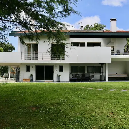 Apartment De Charme Avec Piscine Au Coeur Du Pays Basque - Fr-1-239-795 Urt